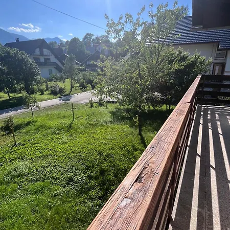 Vikendica The Yugo House Bohinj